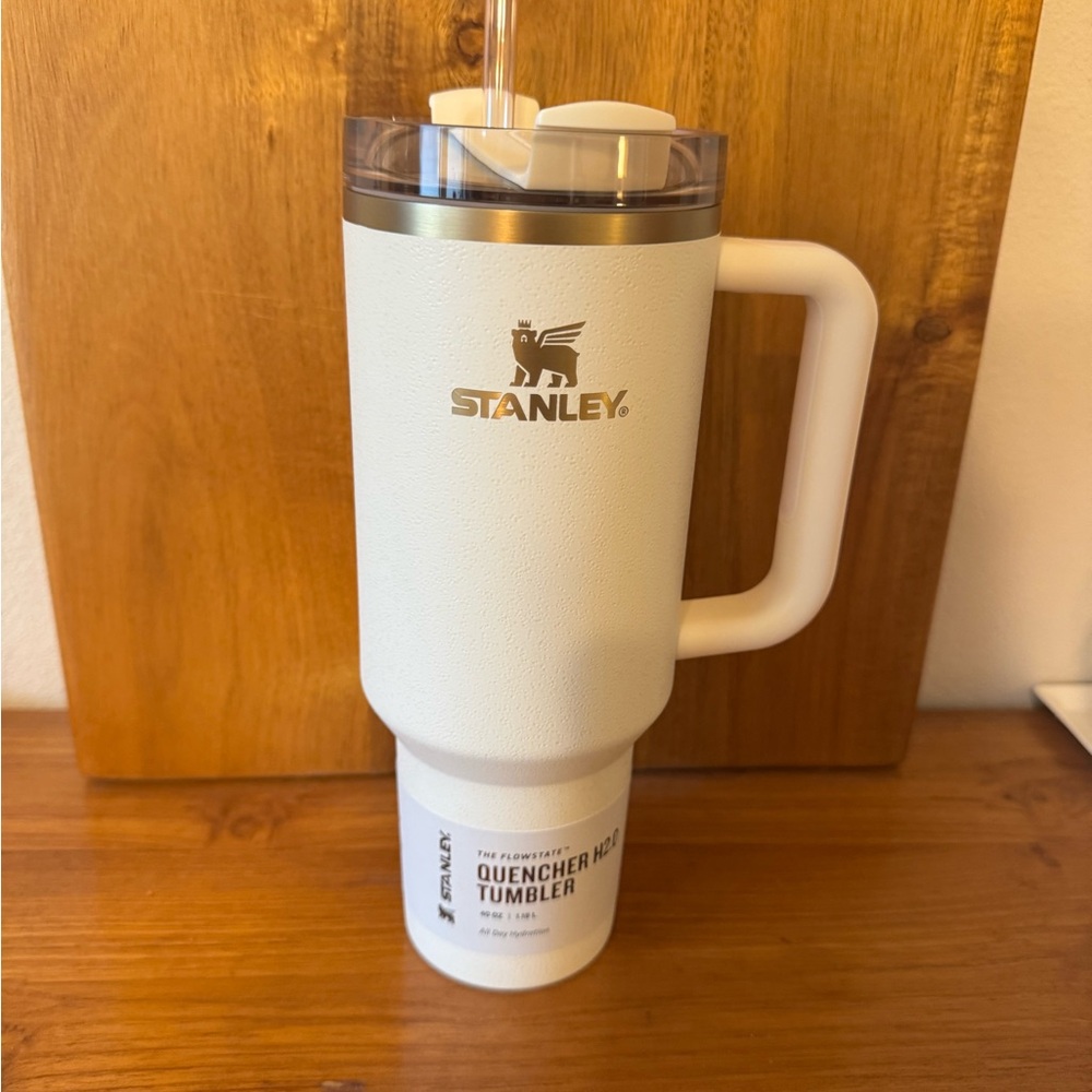 Stanley Cream Moon 40 oz Quencher